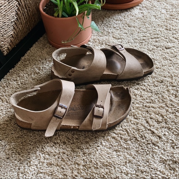 Birkis Tan w/ Copper Buckles Vegan Birkenstock’s - Picture 5 of 10